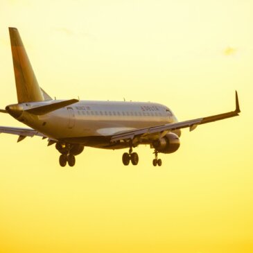 航空会社の安全性と旅行体験に影響を与えるFAA再承認法案について